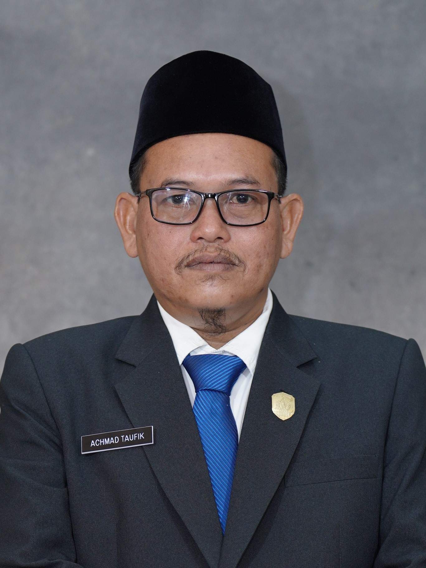 ACHMAD TAUFIK, S.IP